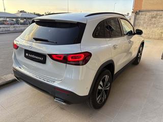 MERCEDES-BENZ GLA 180 usata, con Alzacristalli elettrici