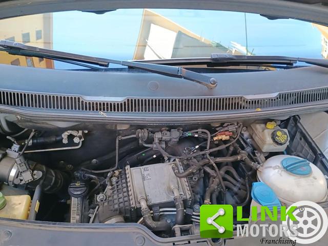 VOLKSWAGEN Caravelle usata 23