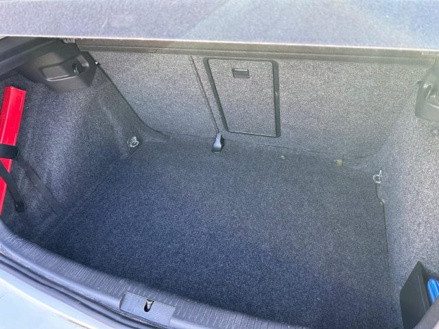 VOLKSWAGEN Golf usata, con ESP