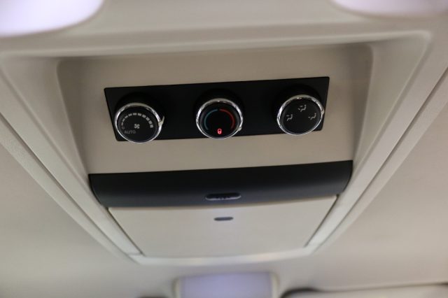 CHRYSLER Grand Voyager usata 23