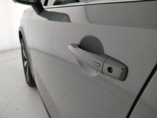 NISSAN Qashqai usata, con Fari LED
