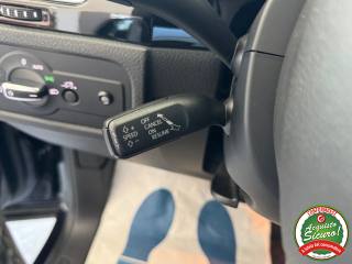 VOLKSWAGEN Touareg usata, con Park Distance Control