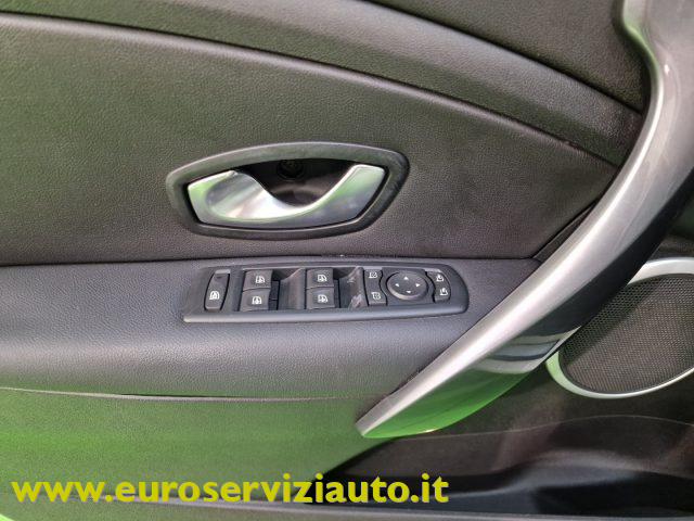 RENAULT Megane usata, con Sensori di parcheggio posteriori