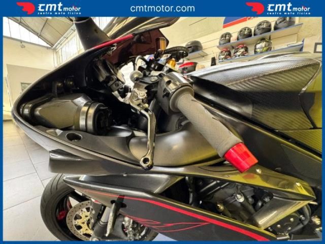 YAMAHA YZF R1 usata 10