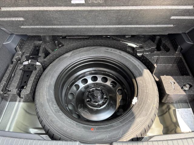 VOLKSWAGEN T-Roc usata, con USB