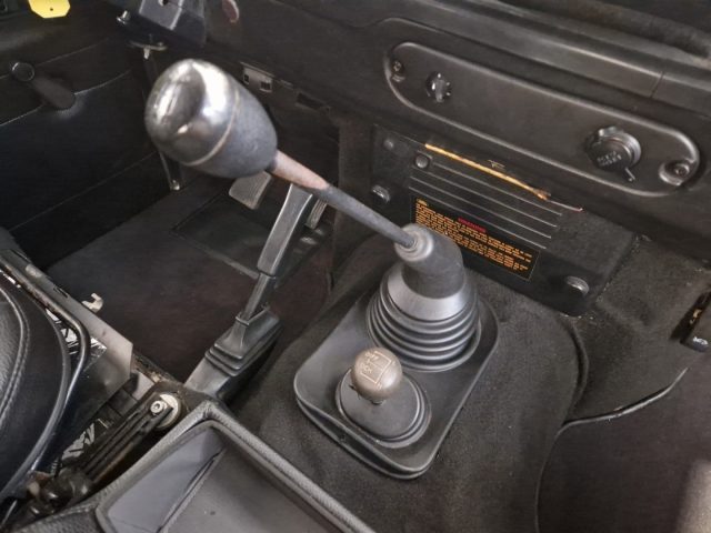 LAND ROVER Defender usata 12
