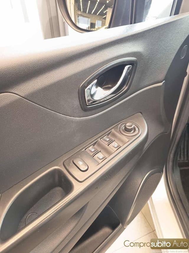 RENAULT Captur usata 22
