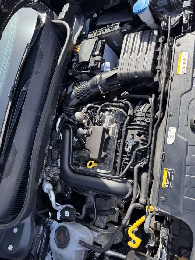 VOLKSWAGEN T-Cross usata, con USB