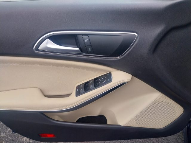 MERCEDES-BENZ CLA 180 usata, con Bracciolo