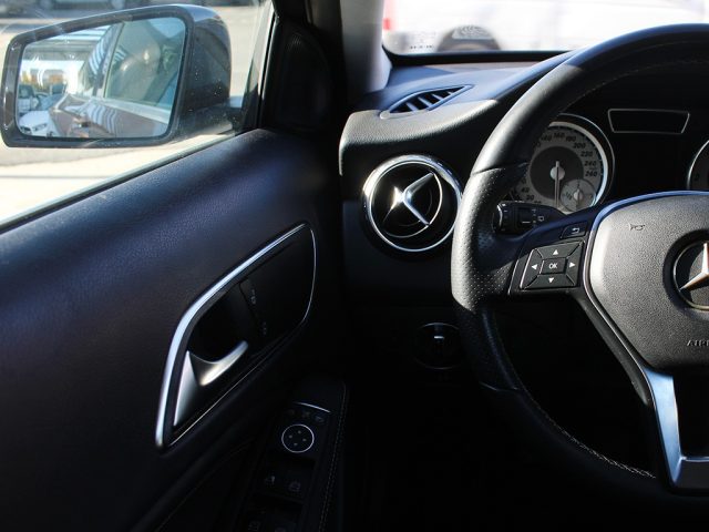 MERCEDES-BENZ GLA 180 usata, con MP3