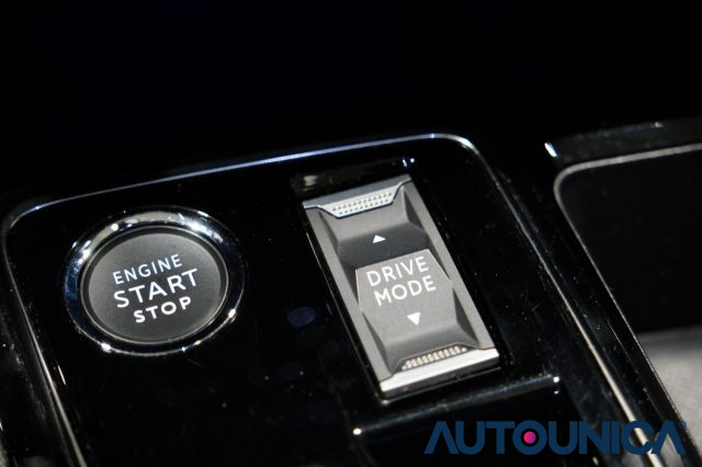 PEUGEOT 3008 usata, con Sensori di parcheggio anteriori