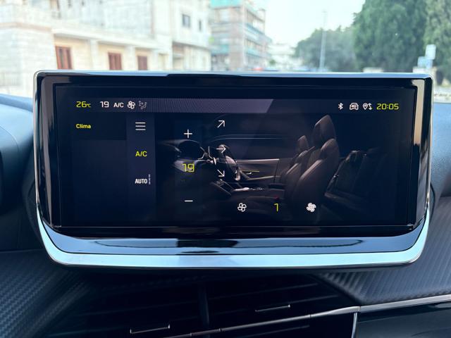 PEUGEOT 2008 usata, con Fari LED