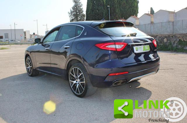 MASERATI Levante usata, con Fendinebbia