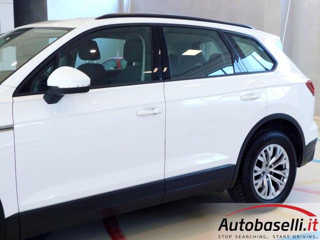 VOLKSWAGEN Touareg usata, con Bracciolo