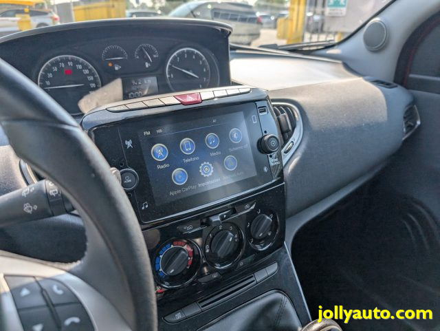 LANCIA Ypsilon usata, con USB