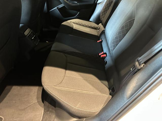 SKODA Kamiq usata, con Sedile posteriore sdoppiato