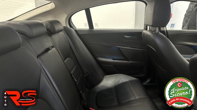 JAGUAR XE usata, con Park Distance Control