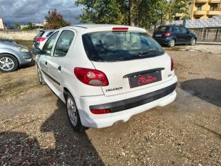 PEUGEOT 206 usata, con Autoradio