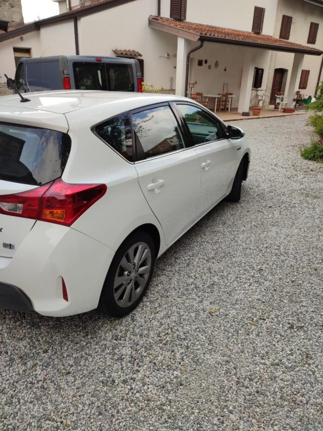 TOYOTA Auris usata, con Airbag laterali