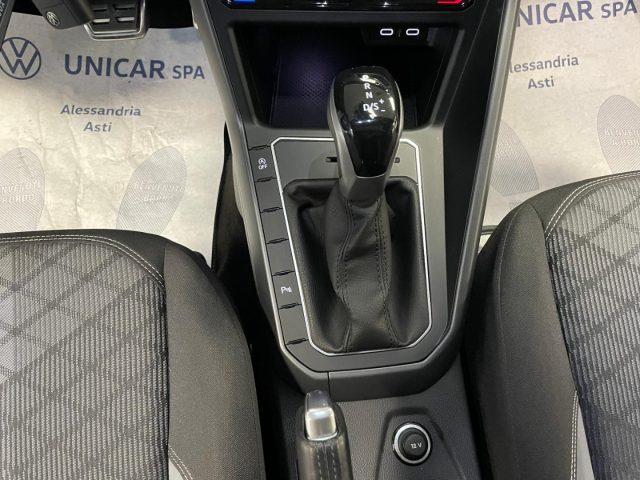 VOLKSWAGEN Taigo usata, con USB