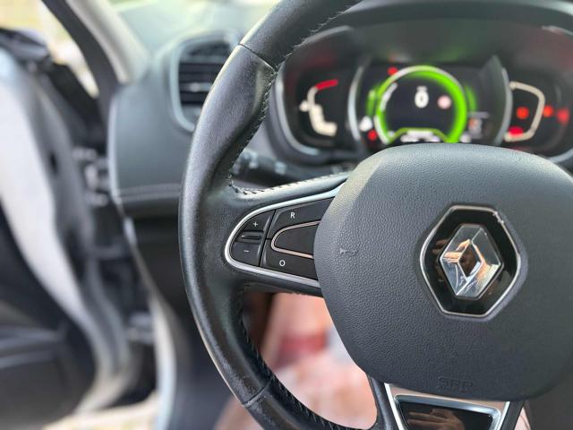 RENAULT Scenic usata, con Fari Xenon