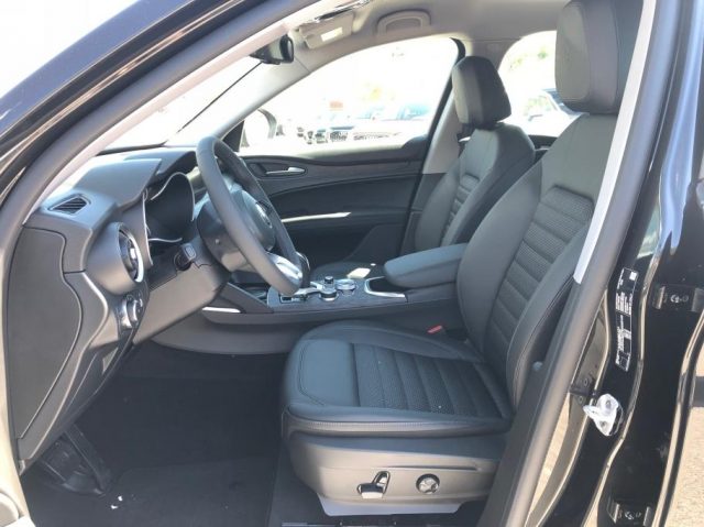 ALFA ROMEO Stelvio usata, con Alzacristalli elettrici