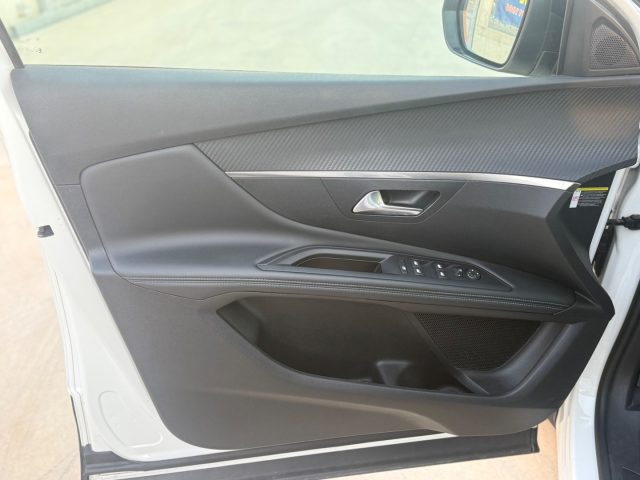 PEUGEOT 3008 usata, con Sedile posteriore sdoppiato