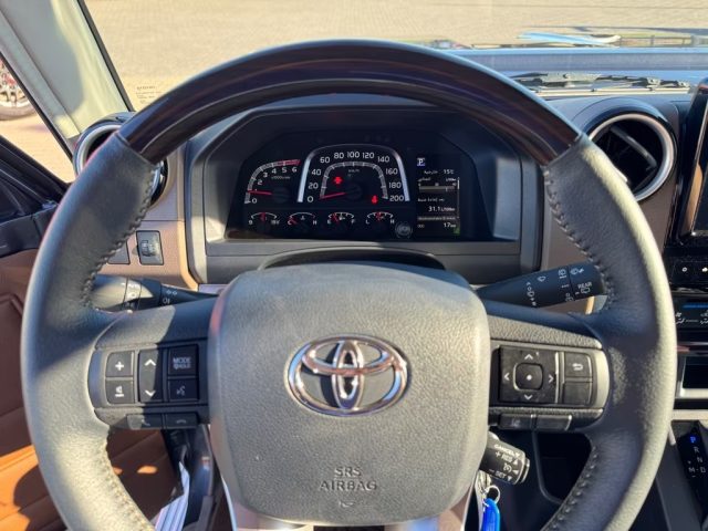 TOYOTA Land Cruiser usata, con Autoradio