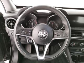 ALFA ROMEO Stelvio usata, con Controllo automatico clima