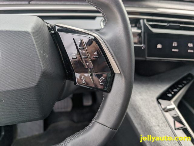 PEUGEOT 5008 usata, con Apple CarPlay