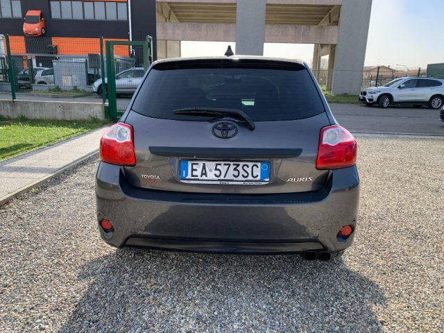 TOYOTA Auris usata, con Autoradio