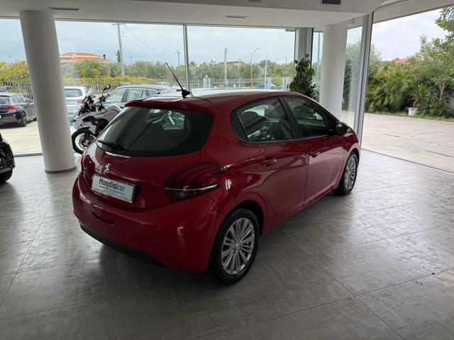 PEUGEOT 208 usata, con Autoradio