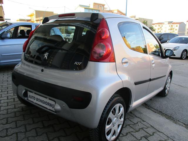 PEUGEOT 107 usata, con Autoradio