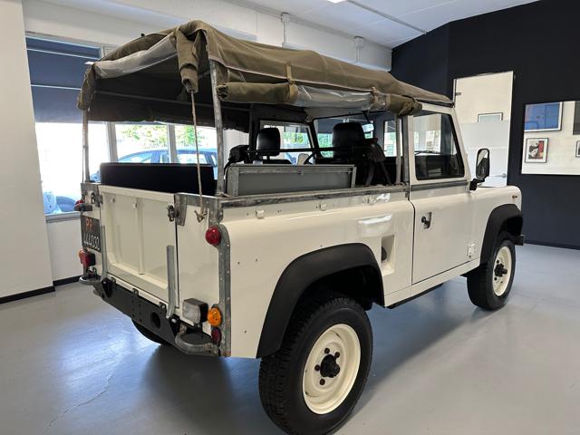 LAND ROVER Defender usata 4