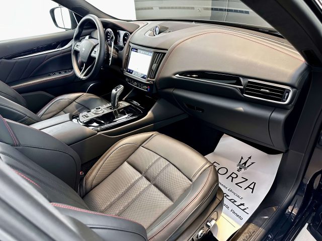 MASERATI Levante usata, con Park Distance Control
