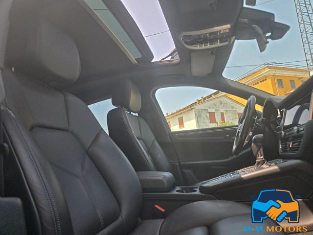 PORSCHE Macan usata 36