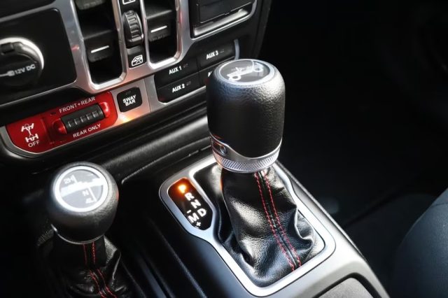 JEEP Wrangler usata, con Park Distance Control