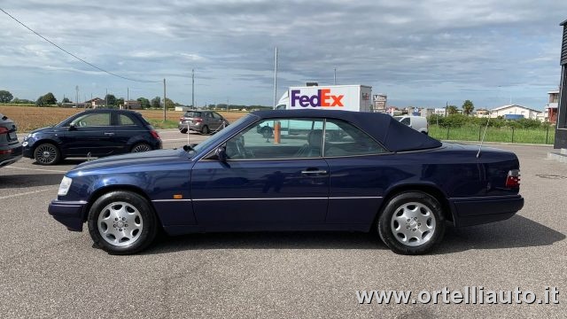 MERCEDES-BENZ E 200 usata, con Controllo automatico clima