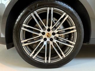 PORSCHE Macan usata, con Fendinebbia