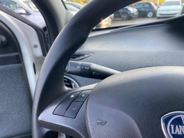 LANCIA Ypsilon usata, con ESP