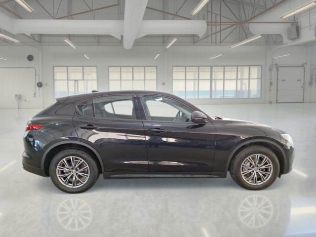 ALFA ROMEO Stelvio usata, con Autoradio
