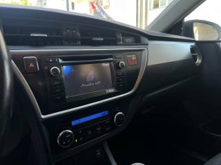 TOYOTA Auris usata 32