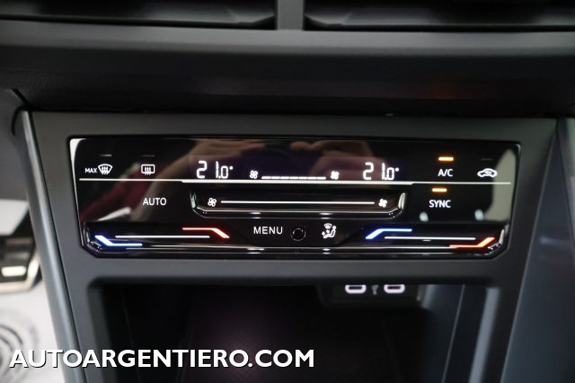 VOLKSWAGEN Taigo usata, con Park Distance Control