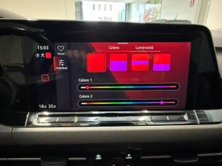 VOLKSWAGEN Golf usata, con Touch screen
