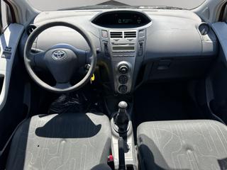 TOYOTA Yaris usata, con ESP