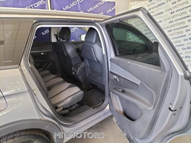 PEUGEOT 5008 usata, con Servosterzo