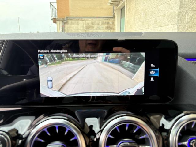 MERCEDES-BENZ GLA 200 usata, con Park Distance Control