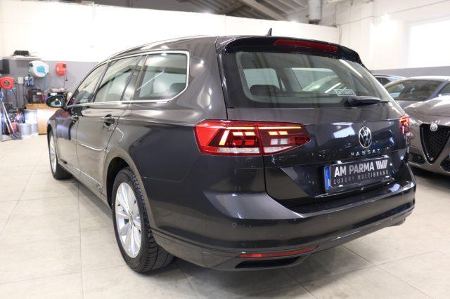 VOLKSWAGEN Passat Variant usata, con Alzacristalli elettrici