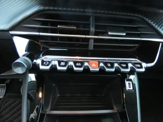 PEUGEOT 208 usata, con USB