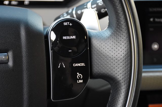 LAND ROVER Range Rover Velar usata, con Leve al volante